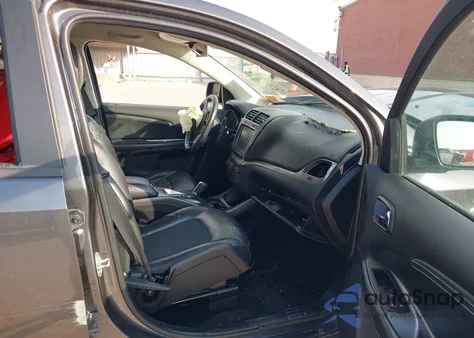 2015 Dodge Journey Crossroad z USA, uszkodzony, nr VIN 3C4PDDGG9FT684684